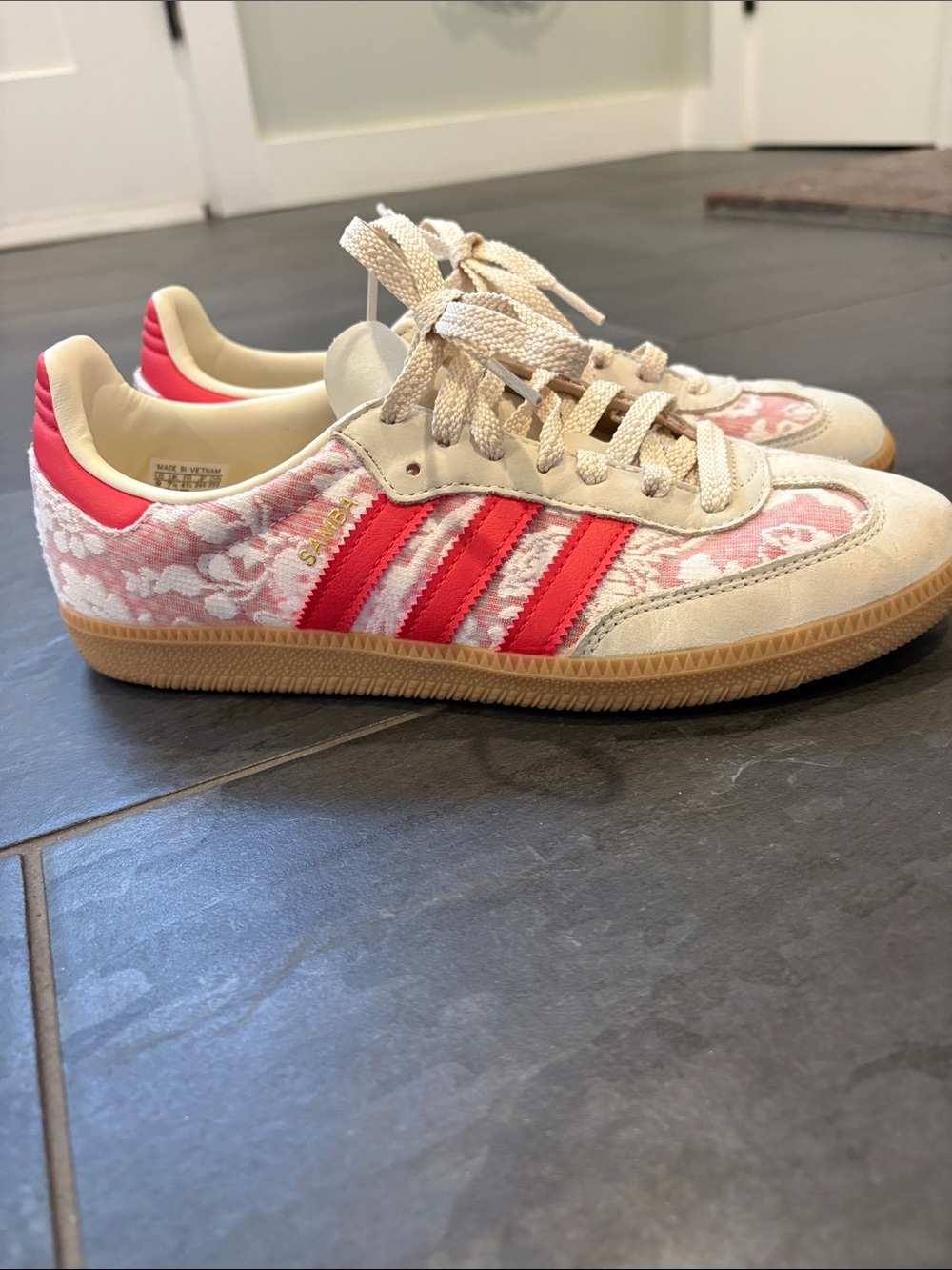adidas Samba  
Women's Liberty size 9